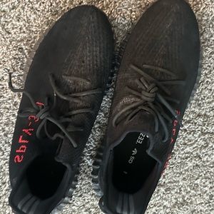 Black YEEZY 11.5
